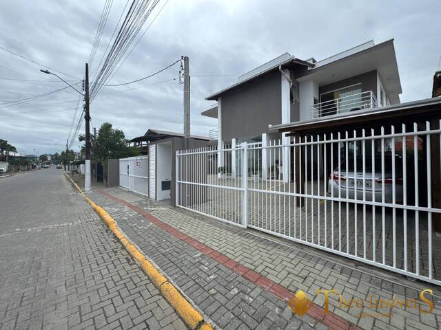 #428 - Apartamento para Venda em Balneário Piçarras - SC - 2